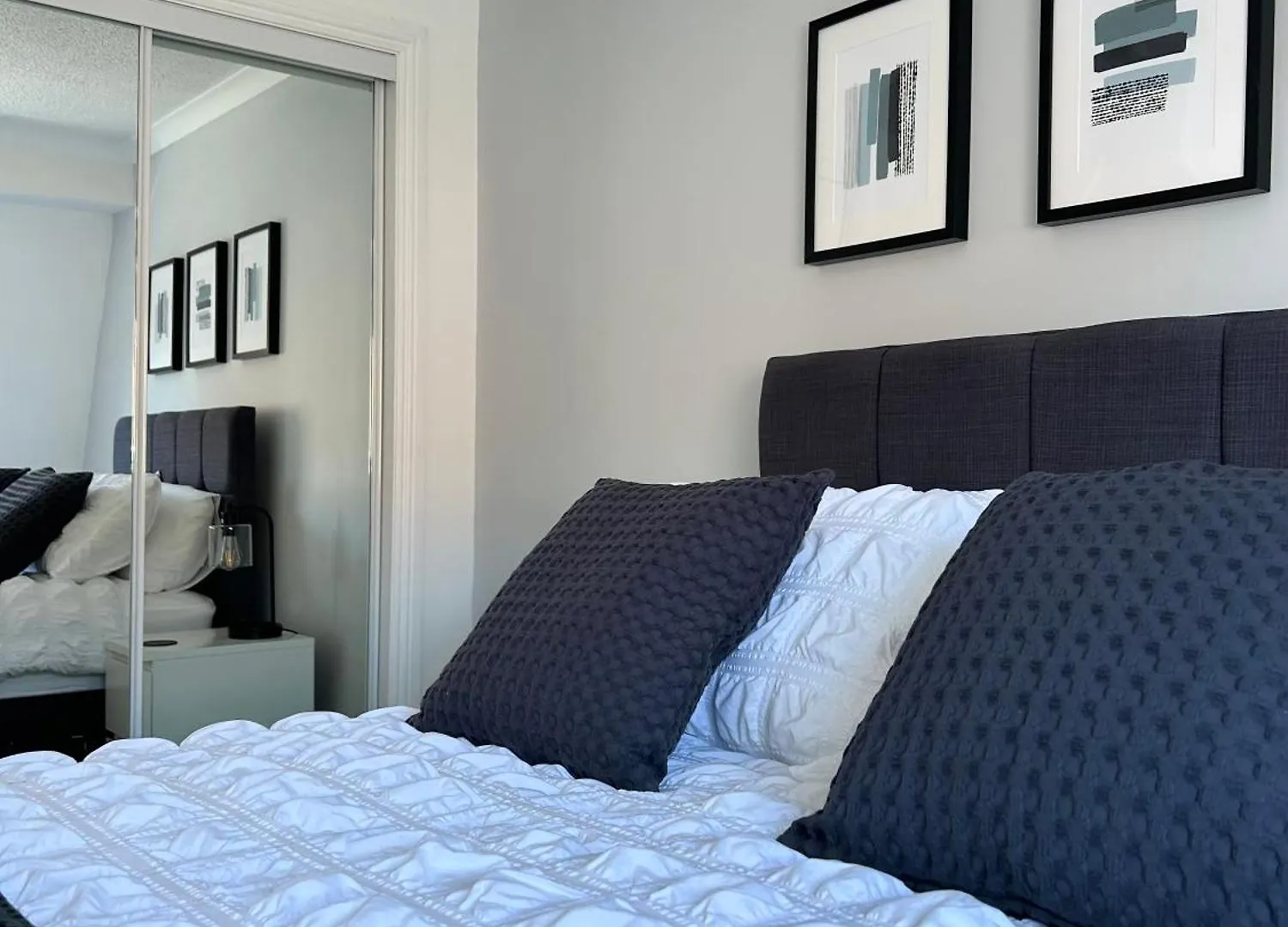 別荘 3 Bedroom - 2 Bathroom Townhouse In Corstorphine Near Murrayfield Stadium - Direct Bus To Edinburgh City Centre In 20 Minutes - Two Private Parking Spaces - Private Sunny Garden - Recently Refurbished イギリス