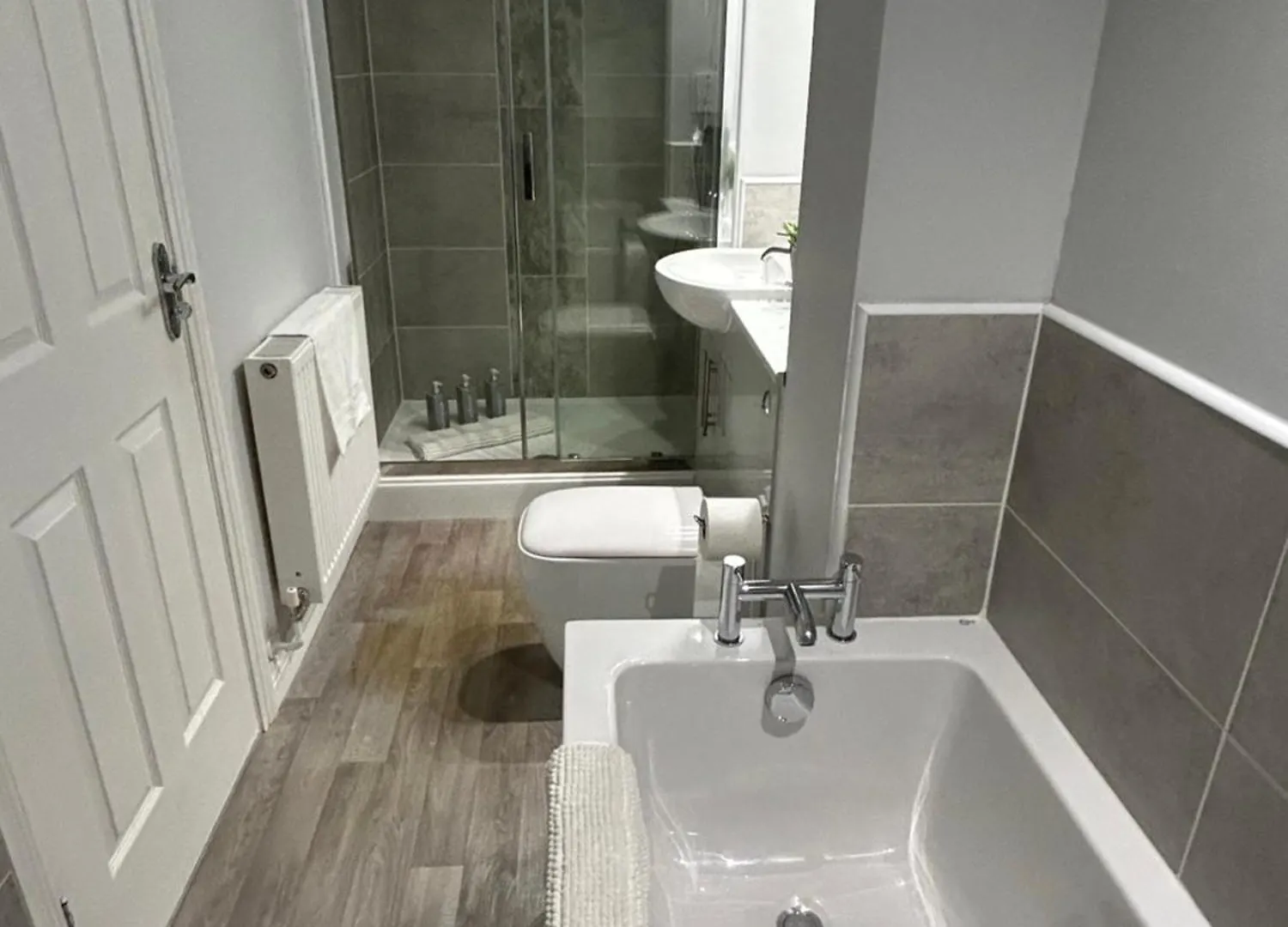 Corstorphine Townhouse: Spacious Stay Near Murrayfield with Garden Edinburgh Holiday home